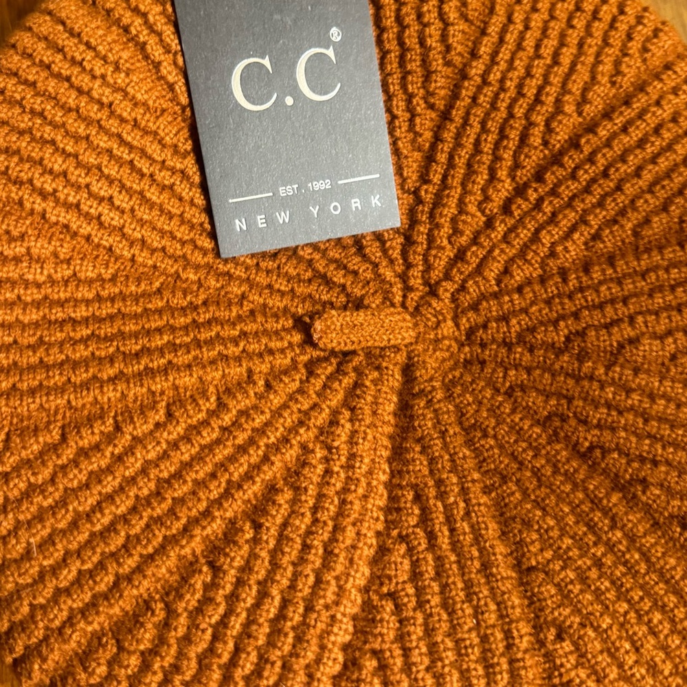 CC Beanie Beret burnt orange NWT